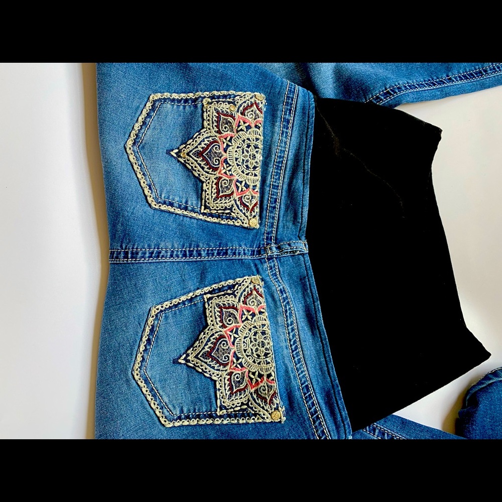 Boot cut cute maternity jeans